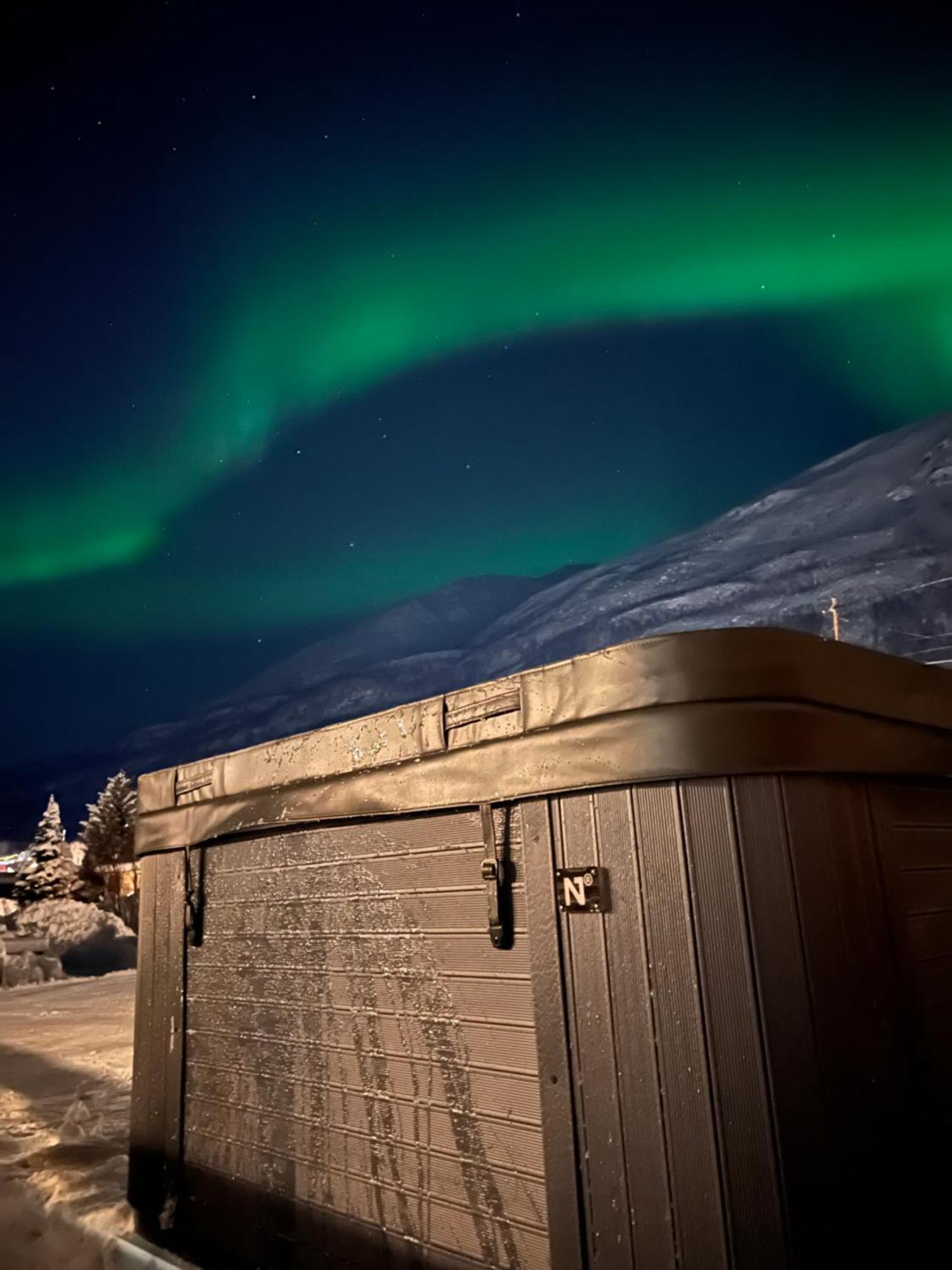 Alpan Apartments, Lyngenfjord Olderdalen Buitenkant foto