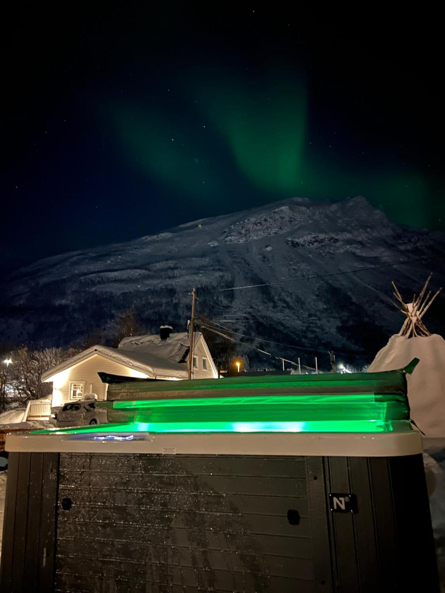 Alpan Apartments, Lyngenfjord Olderdalen Buitenkant foto