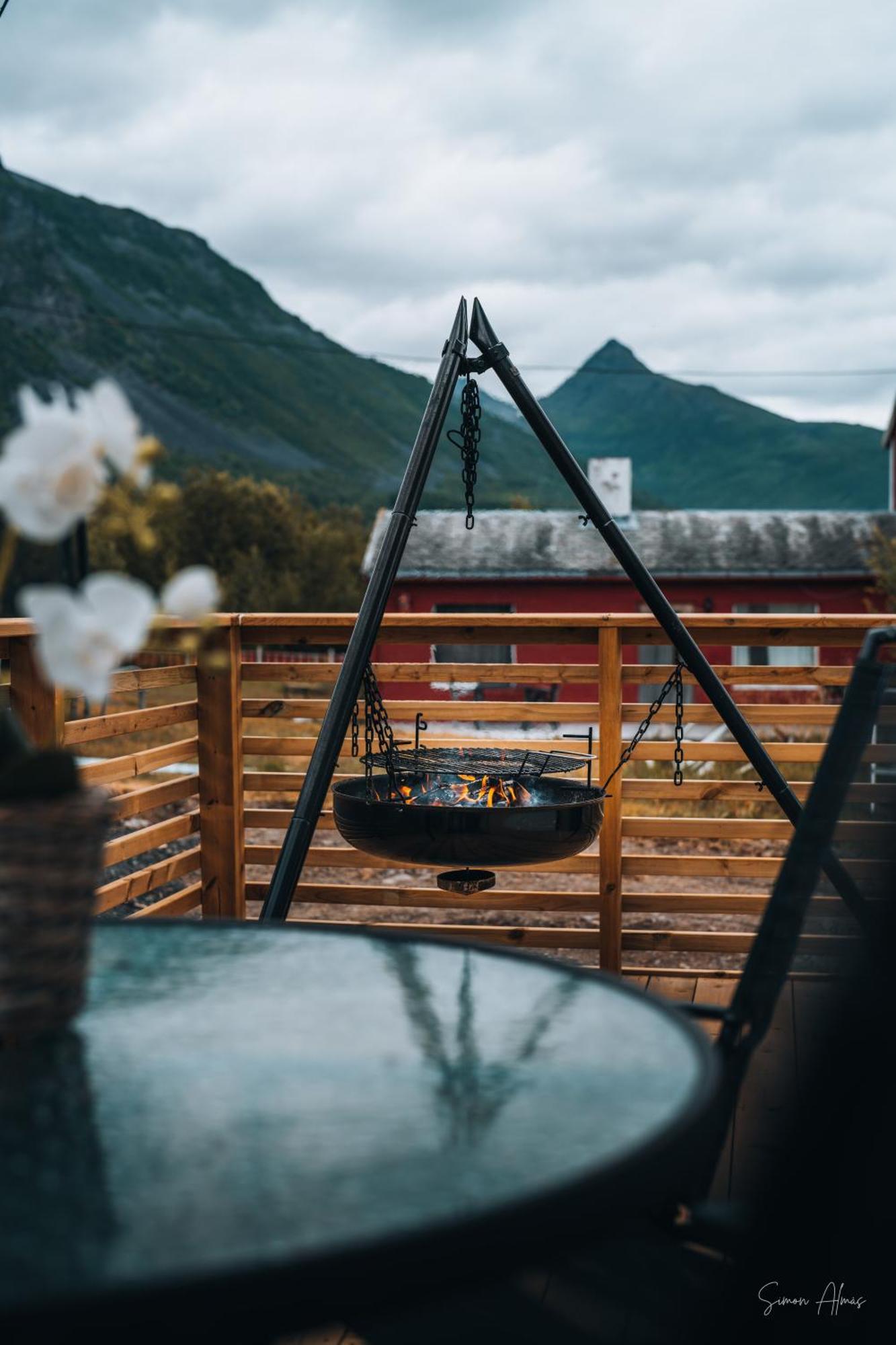 Alpan Apartments, Lyngenfjord Olderdalen Buitenkant foto