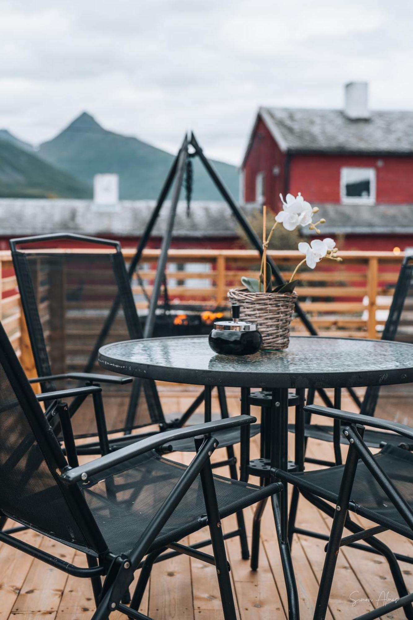 Alpan Apartments, Lyngenfjord Olderdalen Buitenkant foto